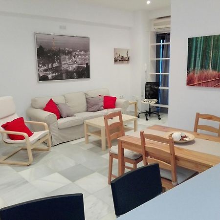 Centrico Apartamento Con Patio Privado Sevilla Exterior foto